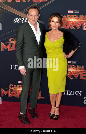 Clark Gregg und seine Frau Jennifer Grey die Teilnahme an der "Captain Marvel" Weltpremiere auf El Captian Theater am 4. März 2019 in Los Angeles, Kalifornien. Stockfoto