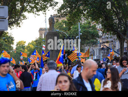 BARCELONA, SPANIEN - 12. Februar 2019: Ein Dutzend Staats- und Regierungschefs von Katalonien ist fehlgeschlagen Unabhängigkeit Angebot 2017 vor einem Gericht in Madrid gegangen, Einfassungaufladungen includ Stockfoto