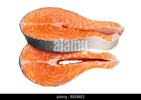 Zwei roher Lachs Fisch Steaks, isoliert auf Weiss. Stockfoto