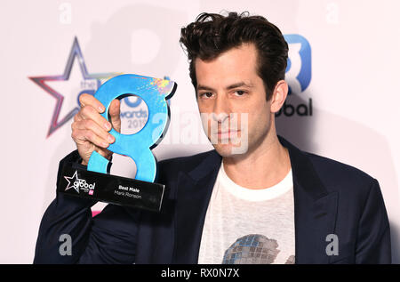 Mark Ronson gewinnt der beste männliche Award bei den Global Awards 2019 mit sehr.co.uk am Londoner Eventim Apollo Hammersmith statt. Stockfoto