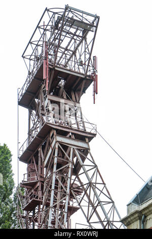 Dachrahmen des Minenschachts Oberschuir des ehemaligen Zeche Consolidation Gelsenkirchen, Nordrhein-Westfalen, Deutschland, Europa Stockfoto