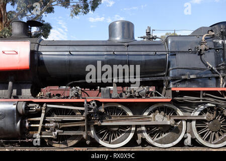 Der J549 das brennende Öl, Dampflok 1954 gebaut von der Britischen Lokomotive builder Vulcan Gießerei beschränkt, Maldon Bahnhof, Victoria, Austra Stockfoto