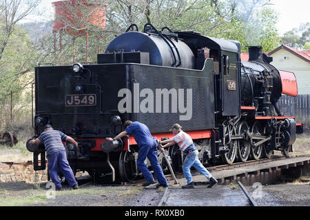 Der J549 das brennende Öl, Dampflok 1954 gebaut von der Britischen Lokomotive builder Vulcan Gießerei beschränkt, Maldon Bahnhof, Victoria, Austra Stockfoto