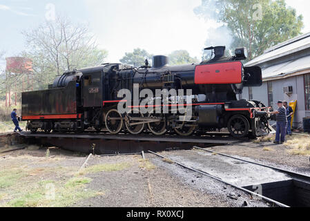 Der J549 das brennende Öl, Dampflok 1954 gebaut von der Britischen Lokomotive builder Vulcan Gießerei beschränkt, Maldon Bahnhof, Victoria, Austra Stockfoto