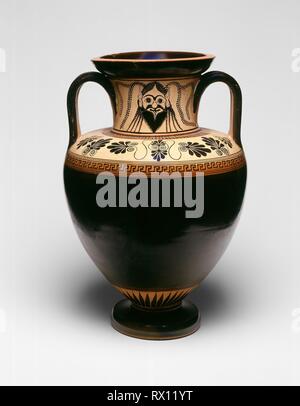 Amphora (Storage Jar). Griechisch; Athen; in der Nähe der Stil des Antimenes Maler. Datum: 530 v. Chr.-520 v. Chr.. Abmessungen: H 39,4 cm (15 1/8 in.); Durchm. 27,7 cm (10 7/8 in.). Terra-cotta, schwarz - Abbildung Technik auf Weiß-Masse. Herkunft: Athen. Museum: Das Chicago Art Institute. Thema: ALTGRIECHISCH. Stockfoto