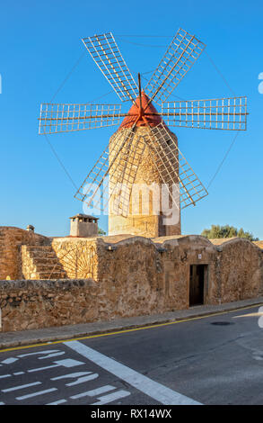 Eine Windmühle in Algaida Mallorca, Mallorca, Spanien Stockfoto