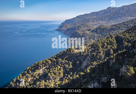 Blick über die Berge der Serra de Tramuntana von Mirador de Ricardo Roca auf Mallorca, Spanien Stockfoto