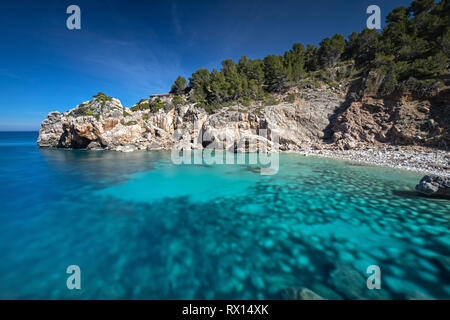 Die Bucht von Cala Deia auf Mallorca, Spanien Stockfoto