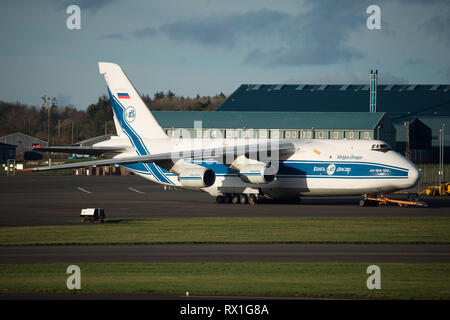 Prestwick, Großbritannien. März 2019. Der russische Riese, bekannt als Antanov 124-100 Commercial Transport Aircraft gesehen am Prestwick International Airport. Stockfoto