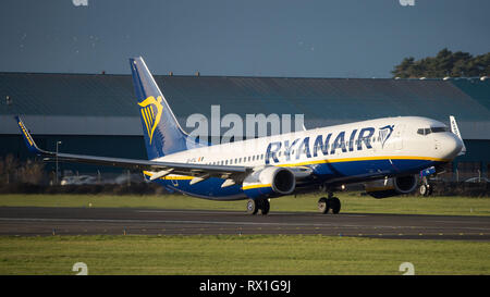 Prestwick, Großbritannien. Vom 7. März 2019. Ryanair Boeing 737-8 ALS (Reg: EI-FIL) Abflug Prestwick International Airport. Dieses Flugzeug ist eine der nächsten Generation Stockfoto