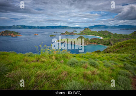 Padar ist eine kleine Insel zwischen Komodo und Rinca Inseln Komodo Archipel. Es ist die 3. größte Insel Komodo National Park. Stockfoto