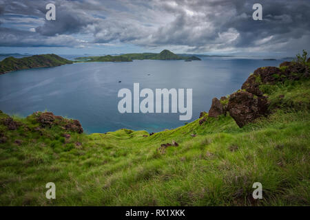 Padar ist eine kleine Insel zwischen Komodo und Rinca Inseln Komodo Archipel. Es ist die 3. größte Insel Komodo National Park. Stockfoto