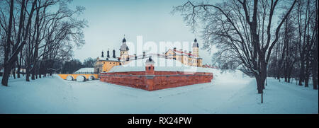 Park in Nesvizh Stadt im Winter, Belarus. Stockfoto