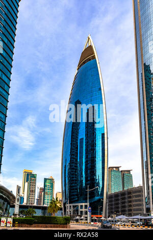 Doha, Katar - 7. Januar 2019: Wolkenkratzer in der Innenstadt von Doha, Katar. Stockfoto
