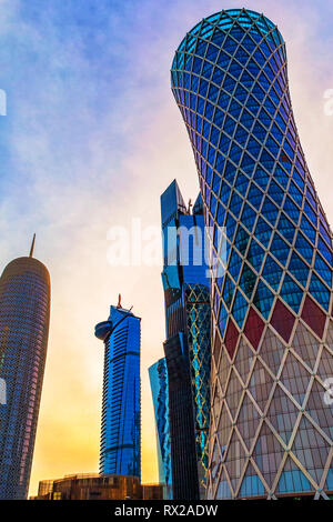 Doha, Katar - 7. Januar 2019: Wolkenkratzer in der Innenstadt von Doha, Katar. Stockfoto