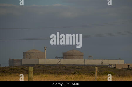 Kapstadt, Südafrika - Kernkraftwerk Koeberg ist unter Kontrolle des gestörten Zustand Stromversorgung, Eskom Bild mit Kopie Raum im Querformat Stockfoto