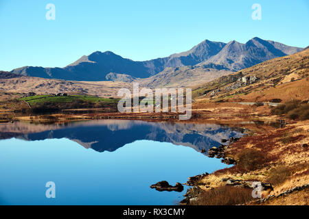 Mount Snowdon und Llynnau See in Snowdonia National Park, Wales Stockfoto