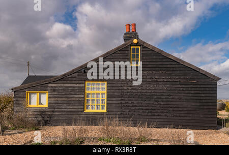 Derek Jarmans Garten und Wohnung, Prospect Cottage, Dunghness, Kent, Großbritannien Stockfoto