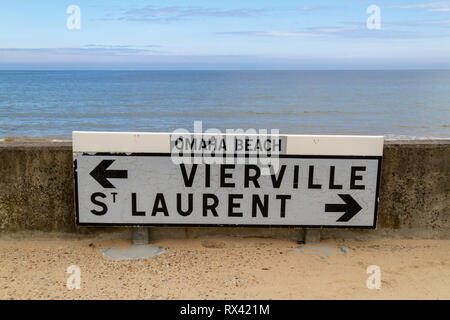 Schild auf Omaha Beach zwischen Vierville und St. Laurent, Normandie, Frankreich. Stockfoto