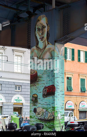 Genua, Italien - November 04, 2018 - Graffiti auf der Stadtautobahn Sopraelevata Aldo Moro Stockfoto