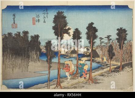 Numazu: Twilight (Numazu, tasogare zu), aus der Serie "Dreiundfünfzig Stationen des Tokaido Straße (Tokaido gojusan tsugi no Uchi)", auch bekannt als die Hoeido Tokaido. Utagawa Hiroshige?? ??; Japanisch, 1797-1858. Datum: 1828-1839. Abmessungen: 24,2 x 35,8 cm (9 1/2 x 14 1/16 in.). Farbe holzschnitt; Oban. Herkunft: Japan. Museum: Das Chicago Art Institute. Stockfoto