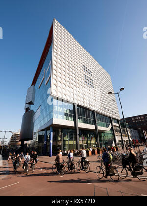 Moderne Konzerthalle Tivoli vredenburg in der niederländischen Stadt Utrecht an einem sonnigen Tag Stockfoto