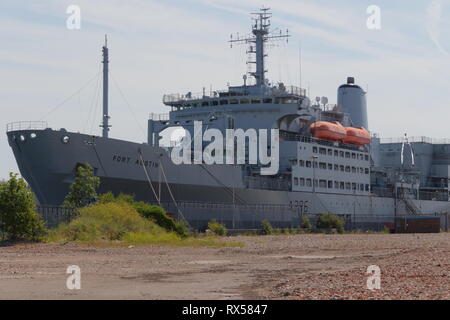 RFA Fort Austin angedockt in Liverpool Stockfoto