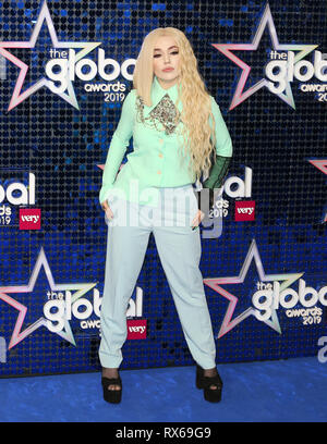 Ava Max besucht die Global Awards 2019 an der Eventim Hammersmith Apollo in London. Stockfoto