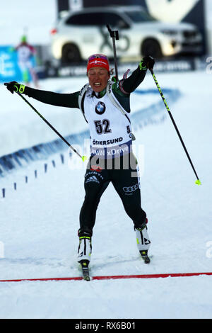 Östersund, Schweden. 8 Mär, 2019. IBU Biathlon Weltmeisterschaften, Tag 2, Sprint Frauen; Laura Dahlmeier (GER) feiert als sie fertig ist Quelle: Aktion plus Sport/Alamy leben Nachrichten Stockfoto