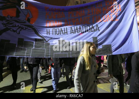 Thessaloniki, Griechenland, 8. März 2019. Die Menschen nehmen an einer Rallye der Internationale Tag der Frau in der nordgriechischen Hafenstadt Thessaloniki zu markieren. Credit: Orhan Tsolak/Alamy leben Nachrichten Stockfoto