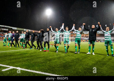 VOLENDAM, 08-03-2019, Kras Stadion, der niederländische Fußball, Keuken Kampioen Divisie, Saison 2018 / 2019. Go Ahead Eagles Spieler feiern den Sieg nach dem Spiel Volendam vs Go Ahead Eagles Stockfoto