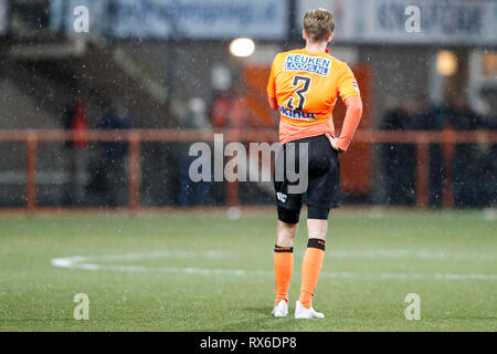 VOLENDAM, 08-03-2019, Kras Stadion, der niederländische Fußball, Keuken Kampioen Divisie, Saison 2018 / 2019. Volendam player Marco Tol niedergeschlagen nach dem verlorenen Match Volendam vs Go Ahead Eagles Stockfoto