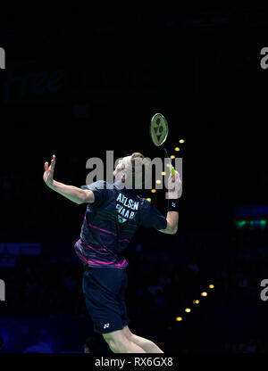 Birmingham, Großbritannien. 8. Mär 2019. All England Open Badminton Championships: TAG 3 BIRMINGHAM, ENGLAND - März 8: MÄNNER Ingles, Viktor AXELSEN von Dänemark in Aktion an der Yonex All England Open Badminton Championships im Arena Birmingham am 8. März, 2019 Birmingham, England Credit: PATRICK ANTHONISZ/Alamy leben Nachrichten Stockfoto