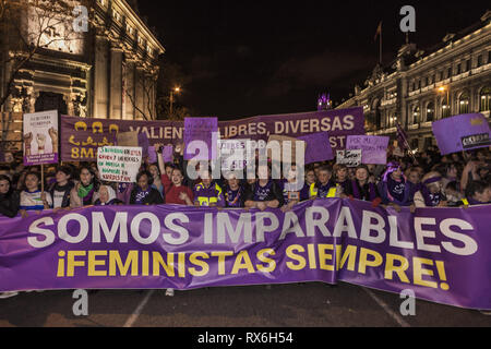 Madrid, Madrid, Spanien. 8 Mär, 2019. Vorderseite des feministischen Demonstration während der Feierlichkeiten zum Internationalen Frau Tag in Madrid. Credit: Celestino Arce Lavin/ZUMA Draht/Alamy leben Nachrichten Stockfoto