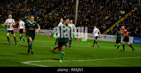 Dublin, Republik Irland. 08 Mär, 2019. EOGHAN STOKES von Derry City FC läuft Zum auffasern Derry Unterstützung nach dem Scoring vom Elfmeterpunkt während der airtricity League Befestigung zwischen Bohemiens FC & Derry City FC am Dalymount Park, Dublin Credit: Kevin Moore/MCI/Alamy leben Nachrichten Stockfoto