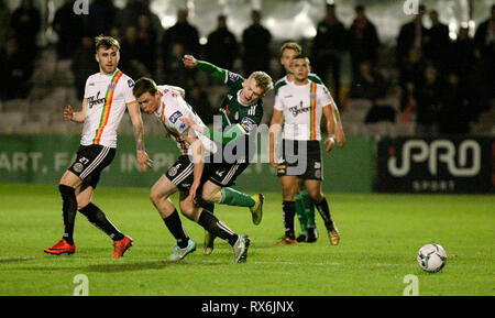 Dublin, Republik Irland. 08 Mär, 2019. Scott Allardice von Bohemiens blockieren AIDY DELAP von Derry City FC während der airtricity League Befestigung zwischen Bohemiens FC & Derry City FC am Dalymount Park, Dublin Credit: Kevin Moore/MCI/Alamy leben Nachrichten Stockfoto