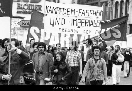 Studenten der Deutsche Gesellschaften (VDS) rief zu einer Demonstration am 19. Juli 1974 in Bonn gegen die Besetzung des Nordens der Insel im Mittelmeer Zypern durch die türkischen Streitkräfte. | Verwendung weltweit Stockfoto