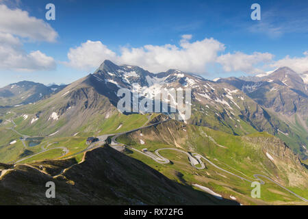 Serpentinen auf der Großglockner Hochalpenstraße/Großglockner-Hochalpenstraße, schöne Route in Salzburg, Österreich Stockfoto