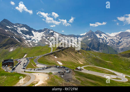 Serpentinen auf der Großglockner Hochalpenstraße/Großglockner-Hochalpenstraße, schöne Route in Salzburg, Österreich Stockfoto