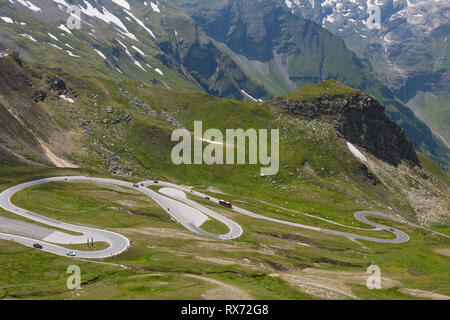 Serpentinen auf der Großglockner Hochalpenstraße/Großglockner-Hochalpenstraße, schöne Route in Salzburg, Österreich Stockfoto