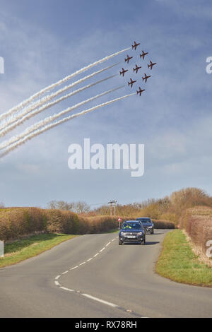 Rote Pfeile OSP 2019 Diamond 9 in der Nähe der RAF Scampton Stockfoto