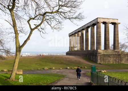 EDINBURGH, Schottland - Februar 9, 2019 - Die National Monument von Schottland auf dem Calton Hill, ein Denkmal für die schottischen Soldaten Stockfoto
