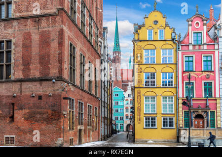 Alte straße Kramarska, einem berühmten europäischen Straße von Danzig in der Nähe der Langen Markt Stockfoto