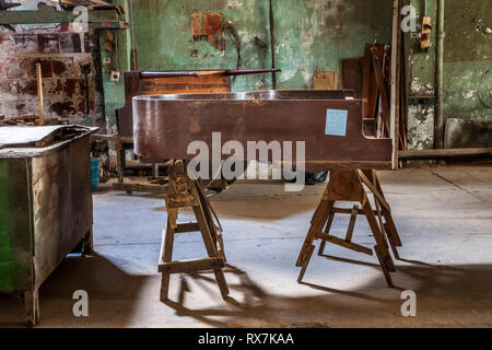 Havanna, Kuba. 26. Mai 2009. Klavier bei der Werkstatt das Gerät reparieren in Havanna, Kuba. Stockfoto