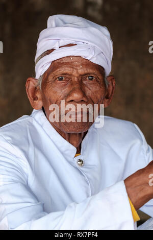 Strand balinesischen religiöse Zeremonie, Tabanan, Kaution, Indonesien Stockfoto