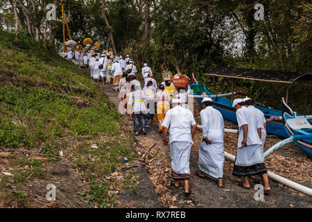 Strand balinesischen religiöse Zeremonie, Tabanan, Kaution, Indonesien Stockfoto