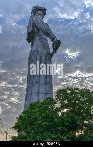 Kartlis Deda (Mutter eines Georgischen) Monument in Tiflis, Georgien. Stockfoto