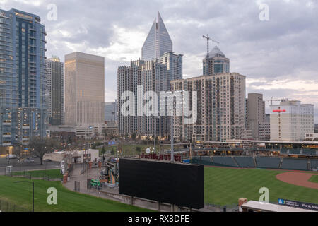 Charlotte, USA - 24. Februar, 2019: Blick in das Jerry Richardson Stadion an der Universität von North Carolina in Charlotte, USA. Stockfoto