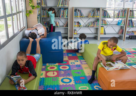 Donmatias, Antioquia, Kolumbien: Public Library' Eduardo Perez Lopera'. Stockfoto