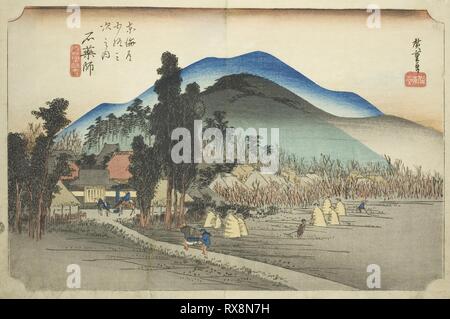 Ishiyakushi: Ishiyakushi Tempel (Ishiyakushi, Ishiyakushiji), aus der Serie "Dreiundfünfzig Stationen des Tokaido (Tokaido gojusan tsugi no Uchi), "auch als Hoeido Tokaido bekannt. Utagawa Hiroshige?? ??; Japanisch, 1797-1858. Datum: 1828-1839. Abmessungen: 24,1 x 36,1 cm (9 1/2 x 14 3/16 in.). Farbe holzschnitt; Oban. Herkunft: Japan. Museum: Das Chicago Art Institute. Stockfoto